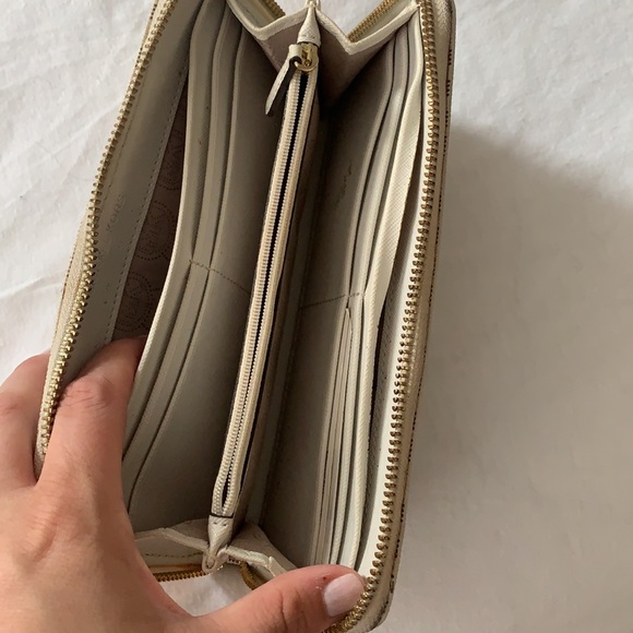 Michael Kors wallet - Picture 3 of 3